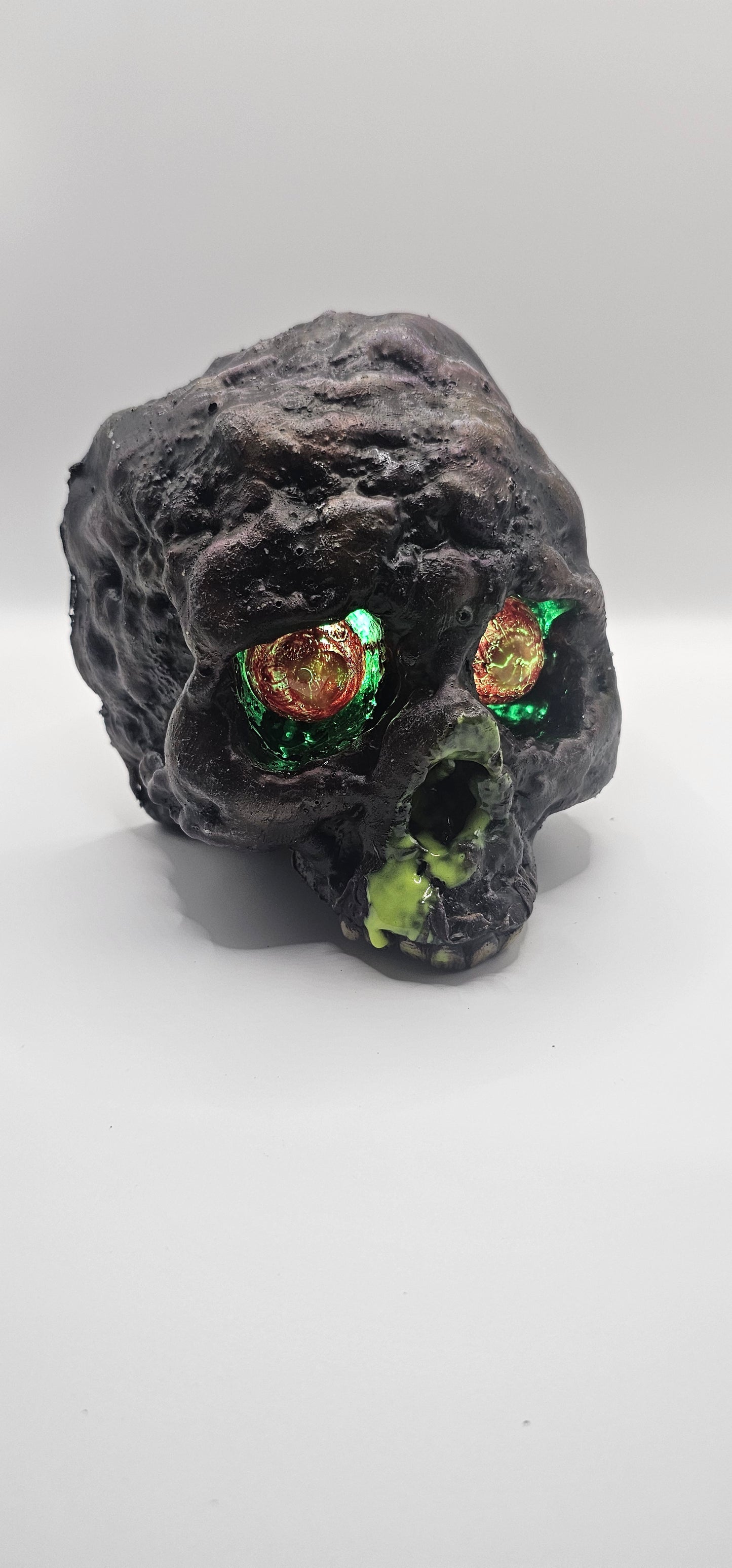Ole Green Eyes-Skull Halloween Decoration