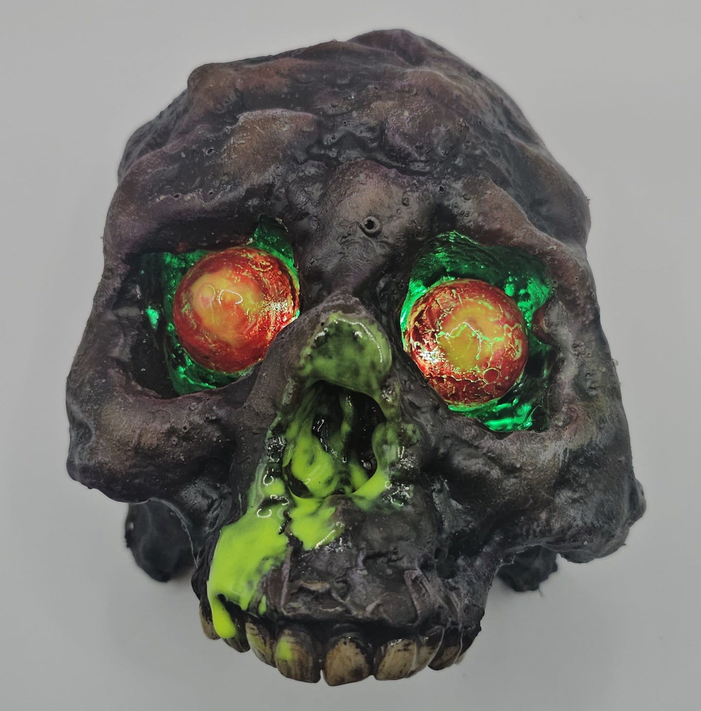 Ole Green Eyes-Skull Halloween Decoration