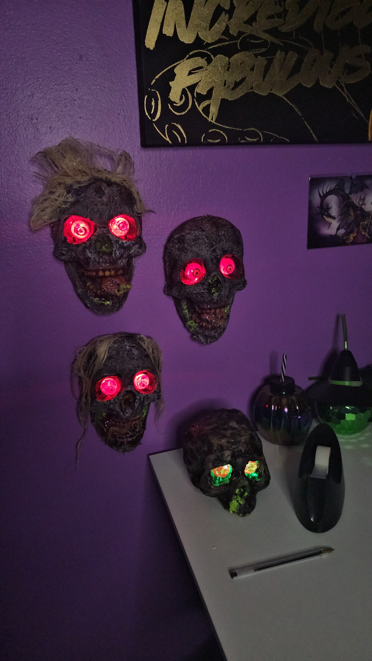 Ole Green Eyes-Skull Halloween Decoration